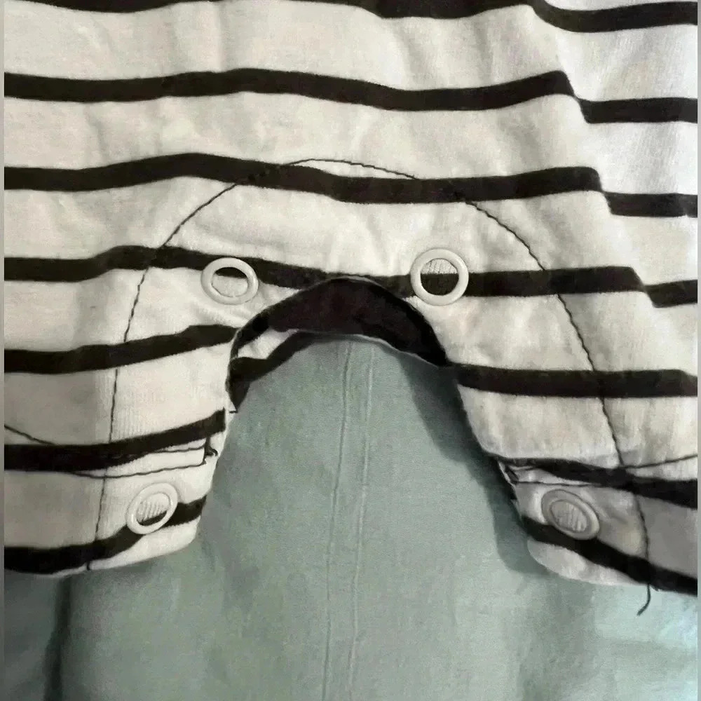 Carter’s - Boys Striped Hooded Romper (size 12 Months) - Picture 4 of 5